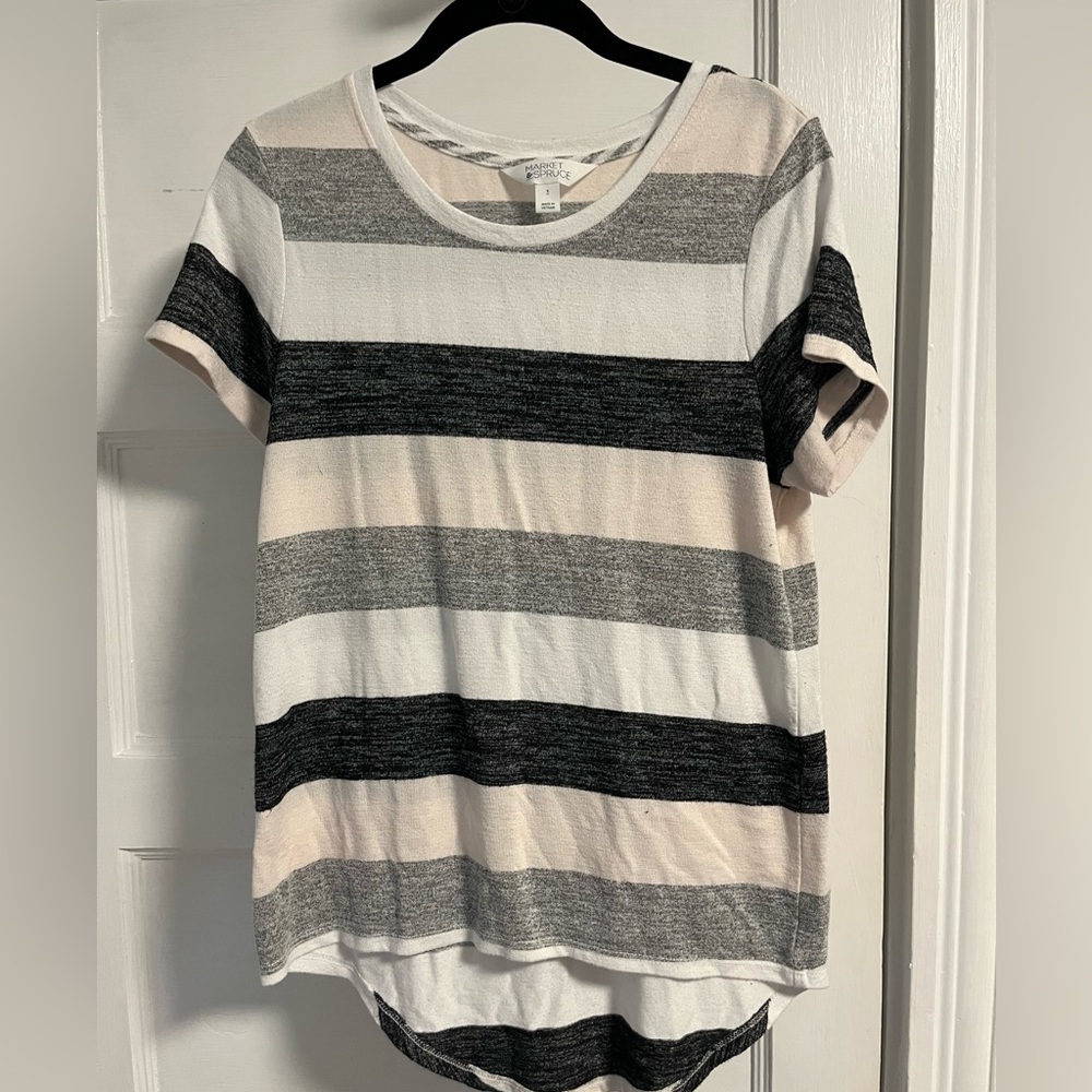 Lose fitting t shirt